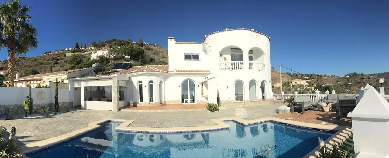 Villa Pura Vida Andalusien Algarrobo